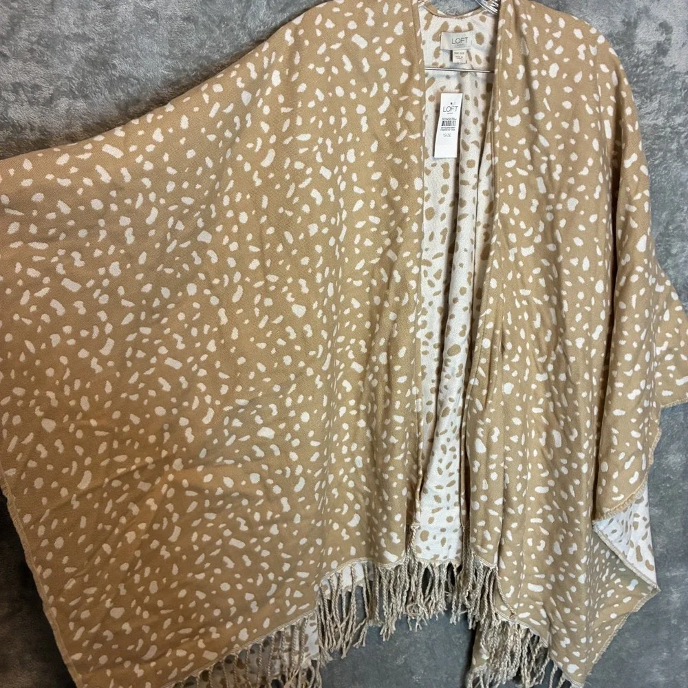 LOFT Womens Animal Printed Fringe Wrap Shawl One Size Fringe Neutral Soft NWT